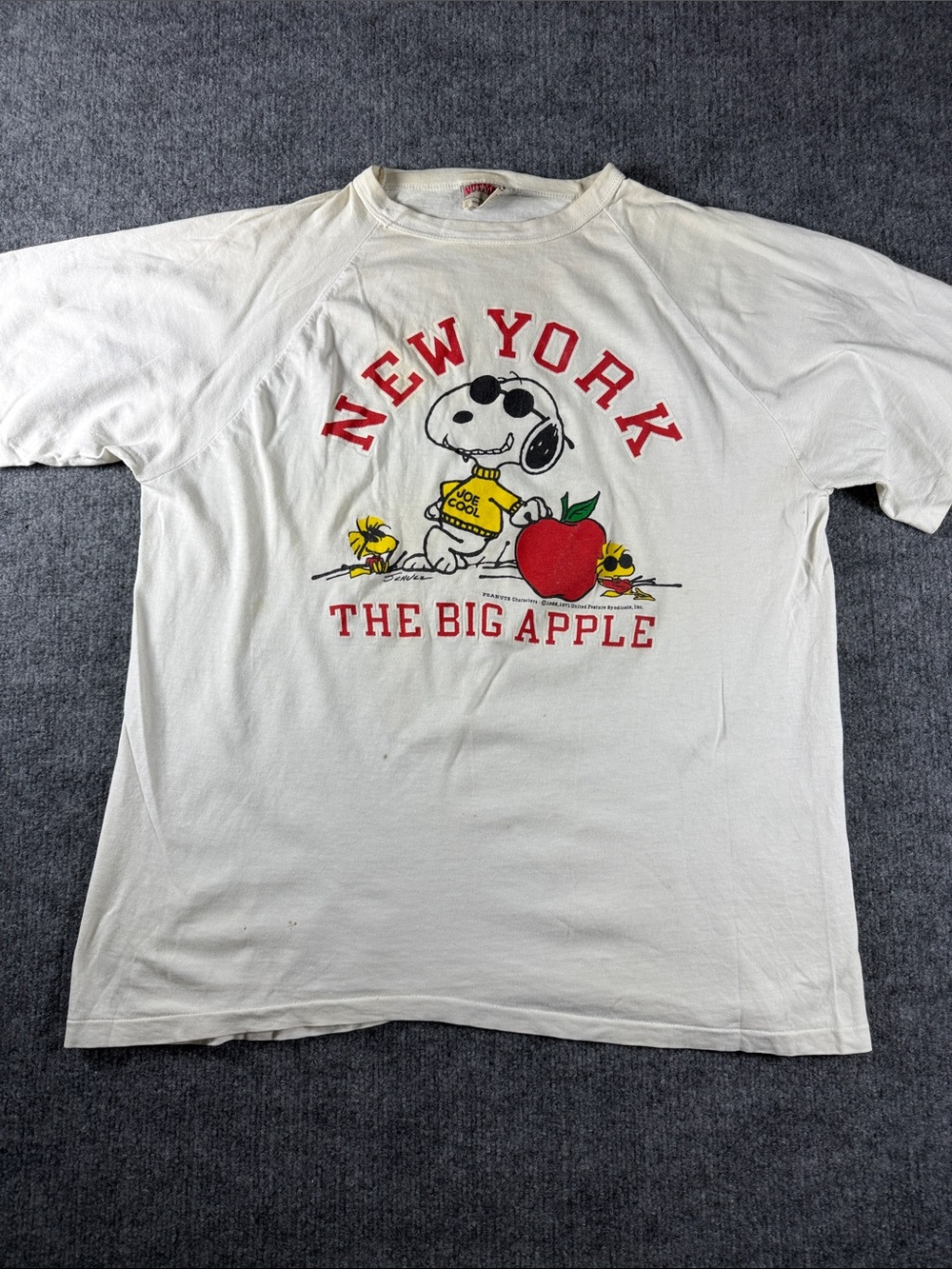 Nutmeg Peanuts Snoopy New York The Big Apple Graphic Tee